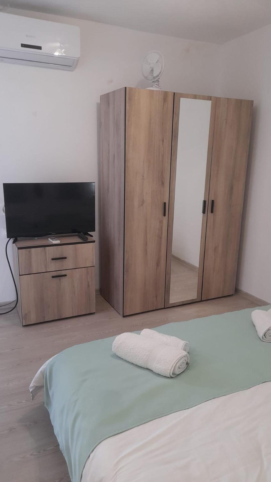 Hotel Casa Elena Ieşelniţa Extérieur photo